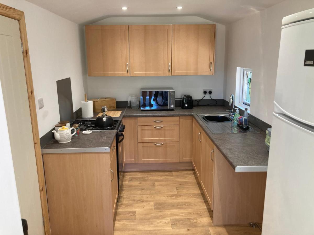 Honey Bee Cabin Llandysul Buitenkant foto